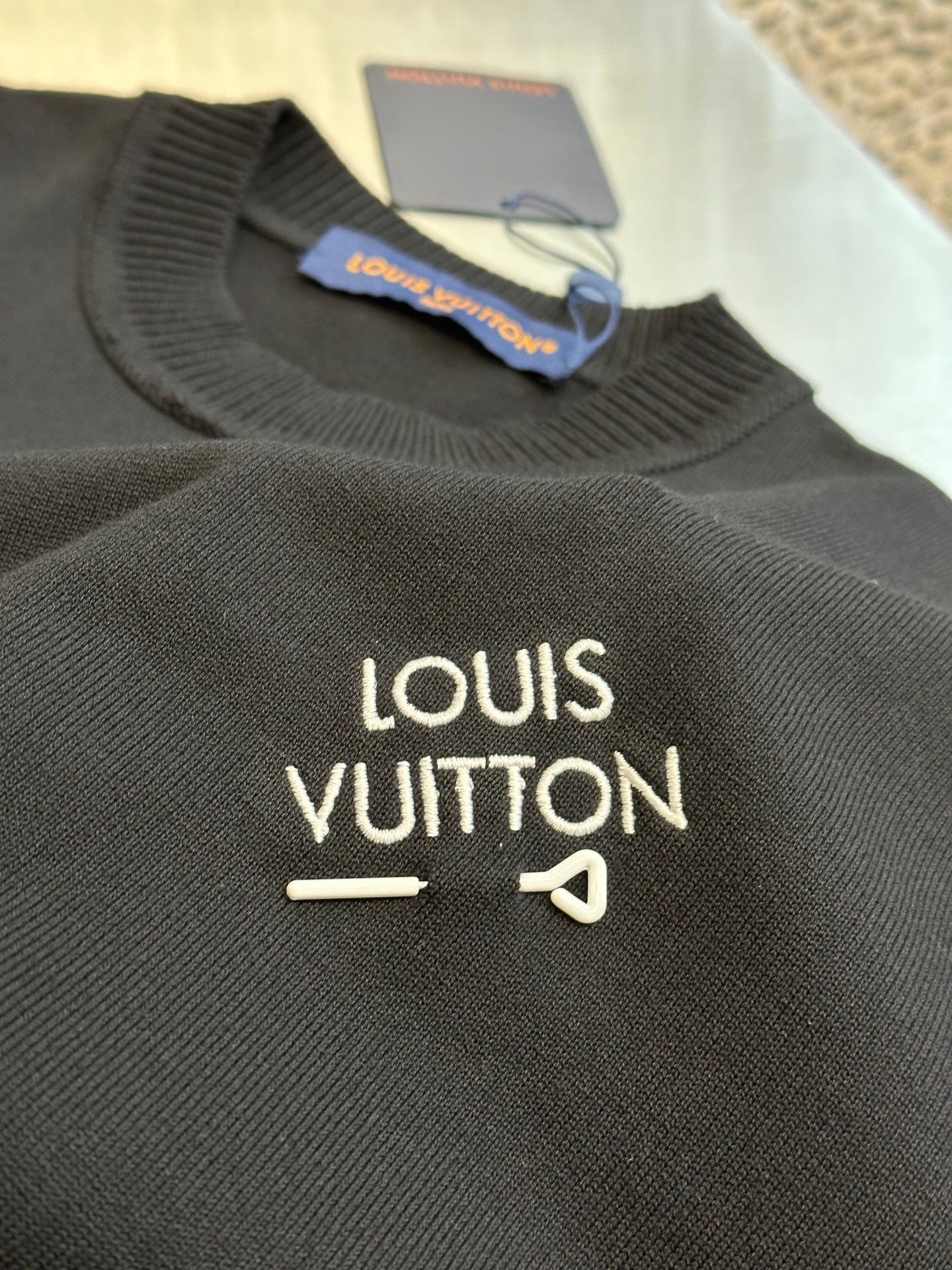 Louis Vuitton - T-shirt Coton noir broderie Blanche